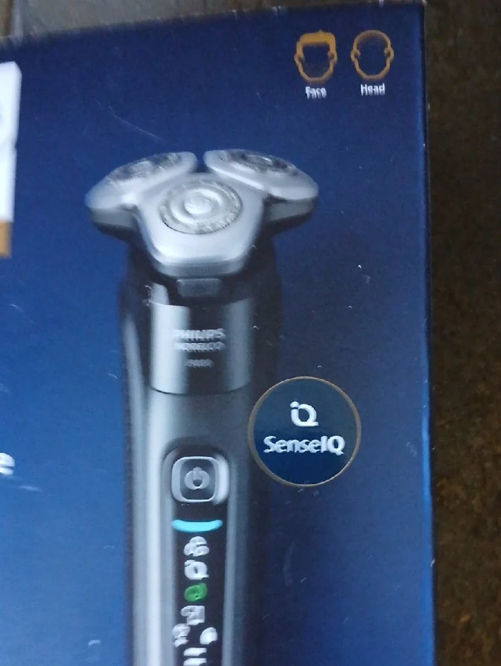 Philips Norelco i9000 Electric Shaver - Black and Silver